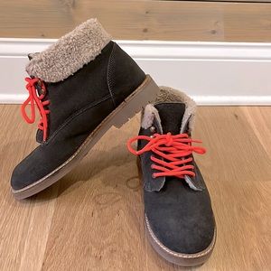 Girls Johnnie B charcoal gray suede bootie